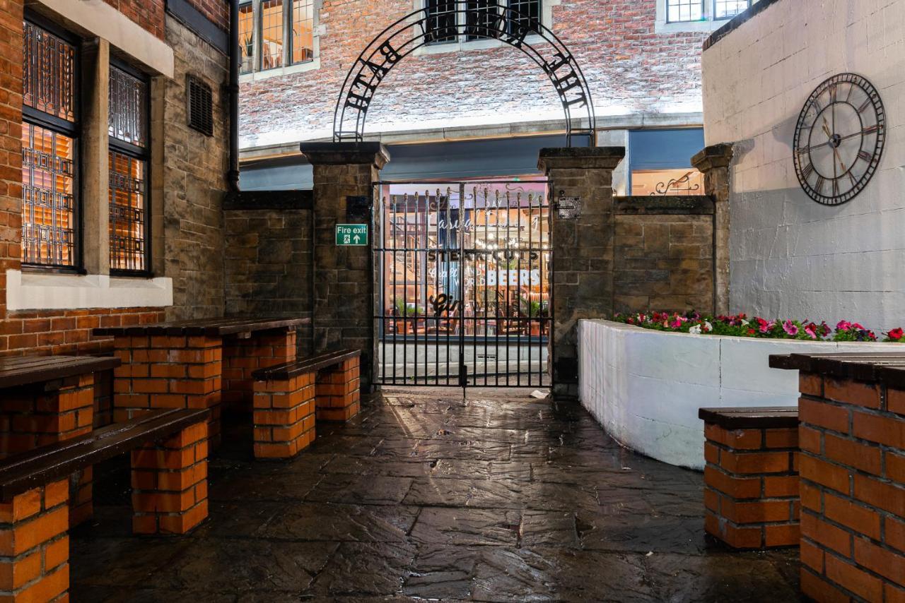 The Roman Bath Йорк Екстериор снимка
